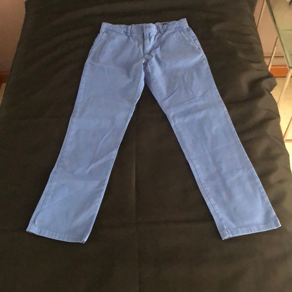 Vineyard Vines. Men’s 30x32 chinos. Bright blue color.